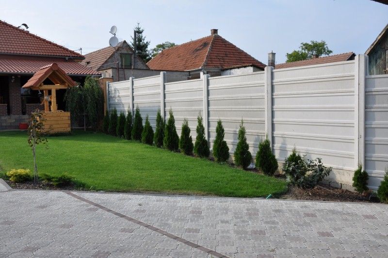 Kvalitné betónové oplotenie